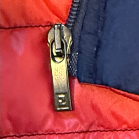 Fendi Puffer Vest Size 6 - Picture 4 of 10